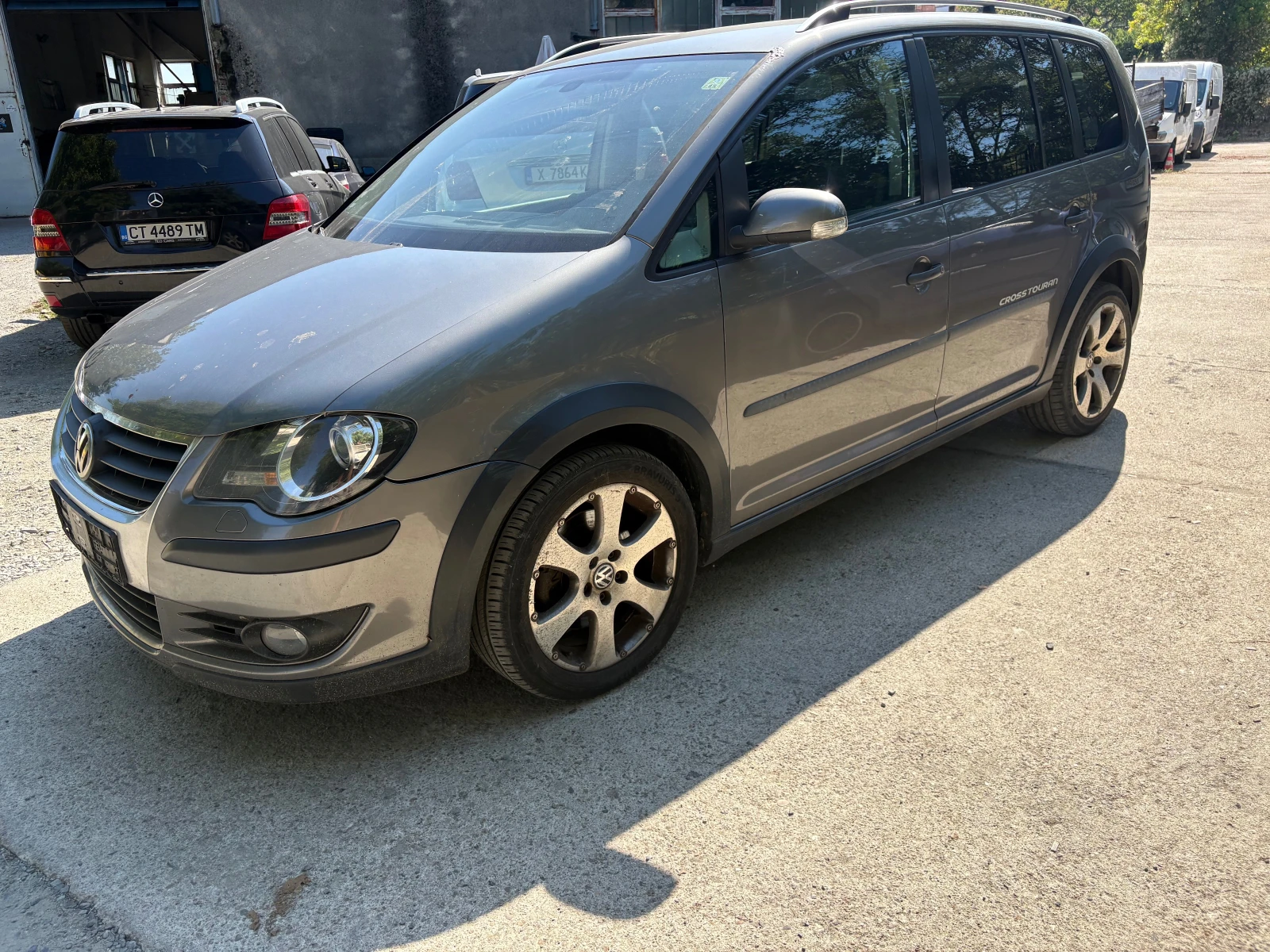 VW Touran 2.0 TDI 170, снимка 4 - Автомобили и джипове - 56139327