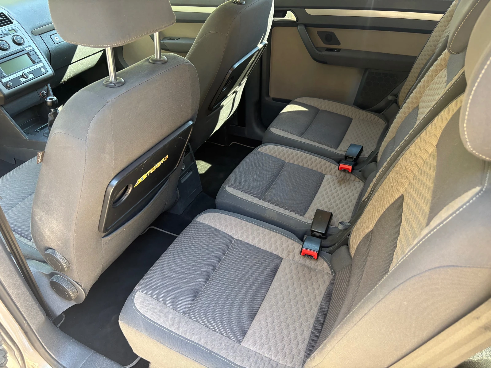 VW Touran 2.0 TDI 170, снимка 8 - Автомобили и джипове - 56139327