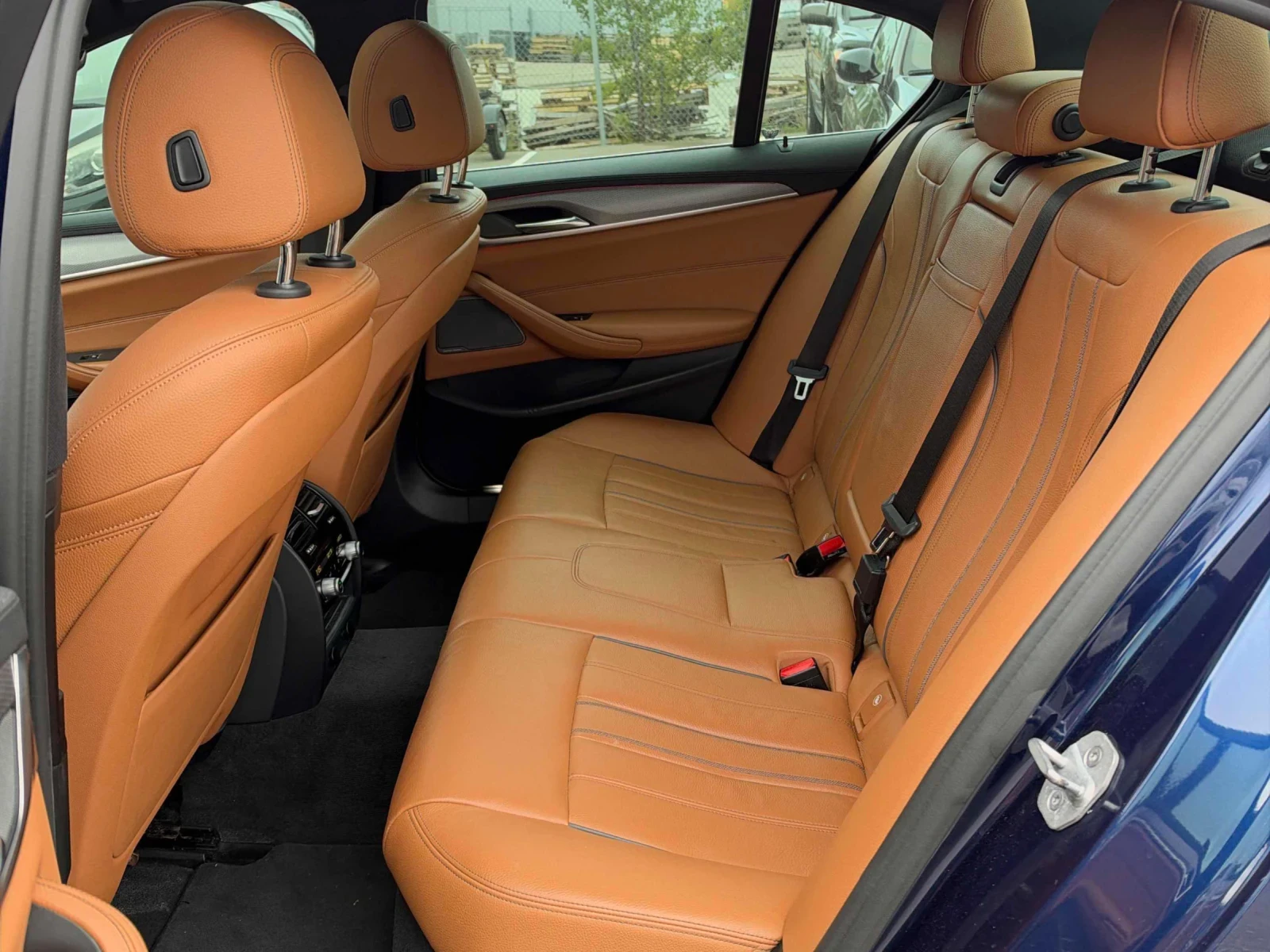 BMW 540 xDrive* M-pack* HUD* Back cam* Pano* H&K* �������* | Mobile.bg � ����������� 11