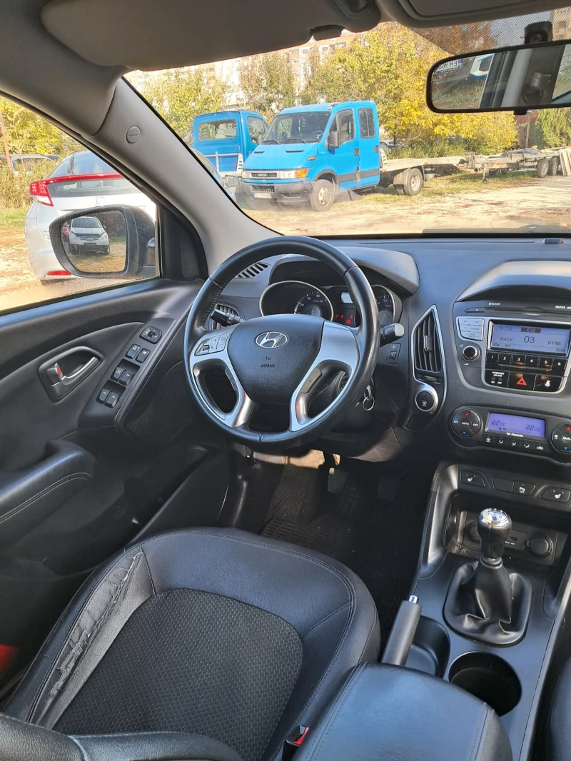 Hyundai IX35 2.0 140к.с , снимка 10 - Автомобили и джипове - 47743558