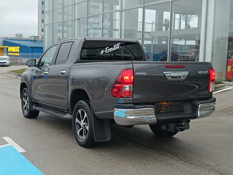 Toyota Hilux 2.4 D-4D 4WD, снимка 6 - Автомобили и джипове - 52485186