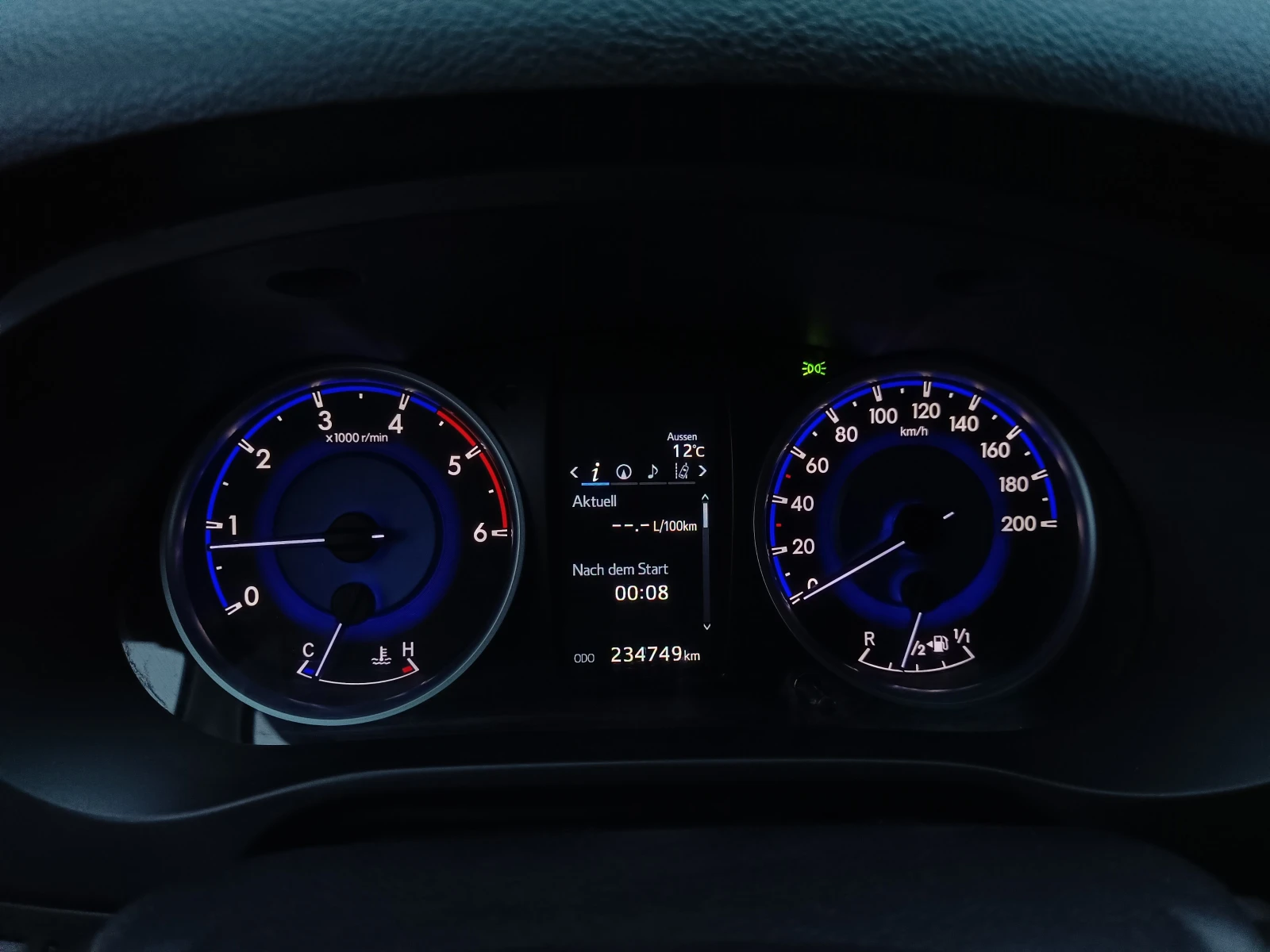 Toyota Hilux 2.4 D-4D 4WD - изображение 9