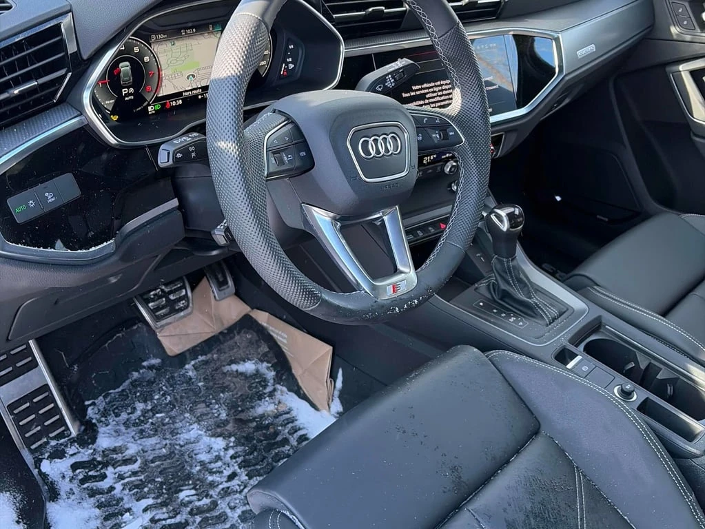 Audi Q3 Technik 45 TFSI quattro * CARFAX * ПОДГРЕВИ - изображение 7