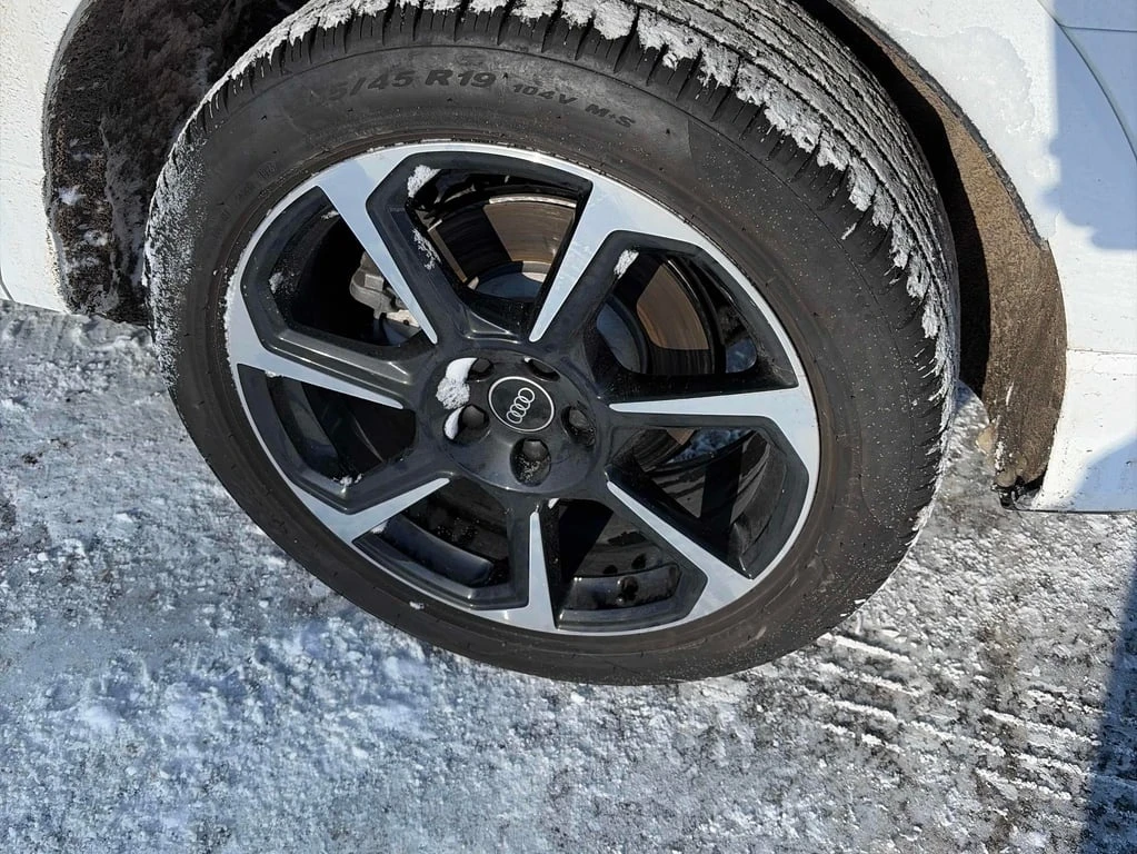 Audi Q3 Technik 45 TFSI quattro * CARFAX * ПОДГРЕВИ - изображение 6