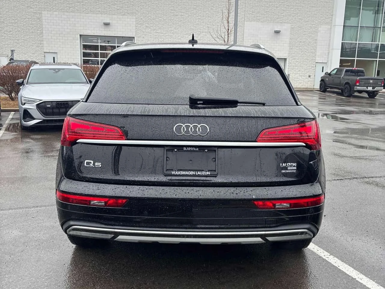 Audi Q5 * Komfort * ПОДГРЕВИ* ПАНОРАМА* KEYLESS* , снимка 4 - Автомобили и джипове - 54210337