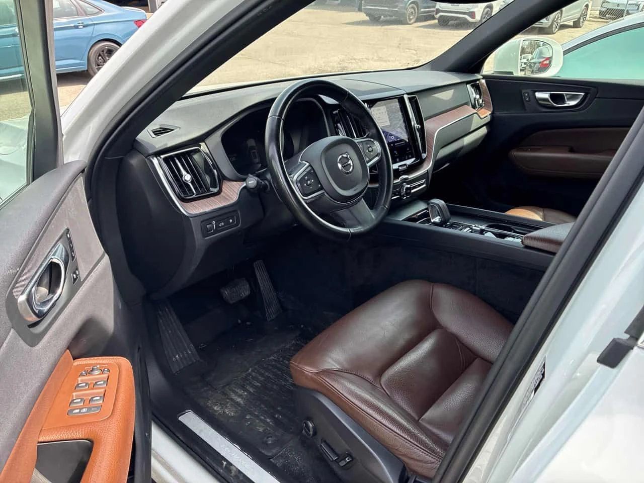 Volvo XC60 Inscription  CARFAX, снимка 5 - Автомобили и джипове - 54607064