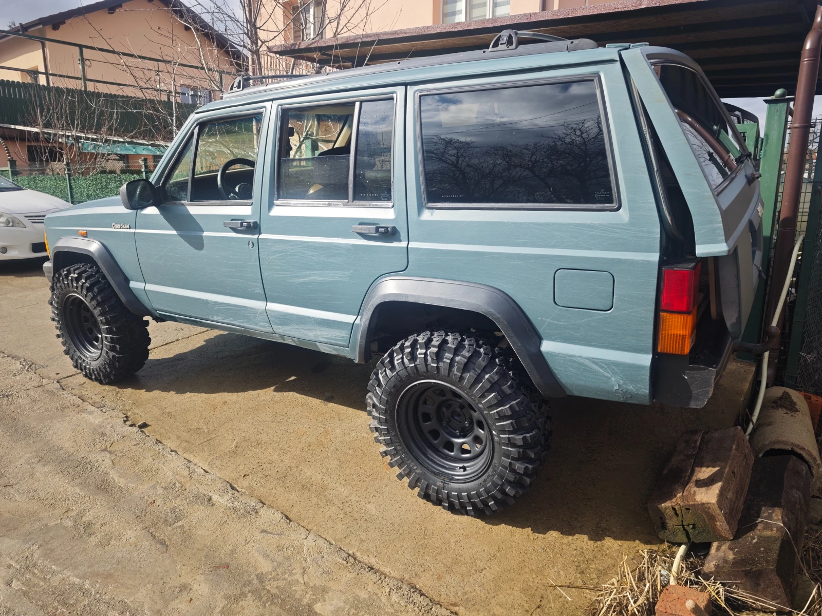 Jeep Cherokee, снимка 3 - Автомобили и джипове - 56734729