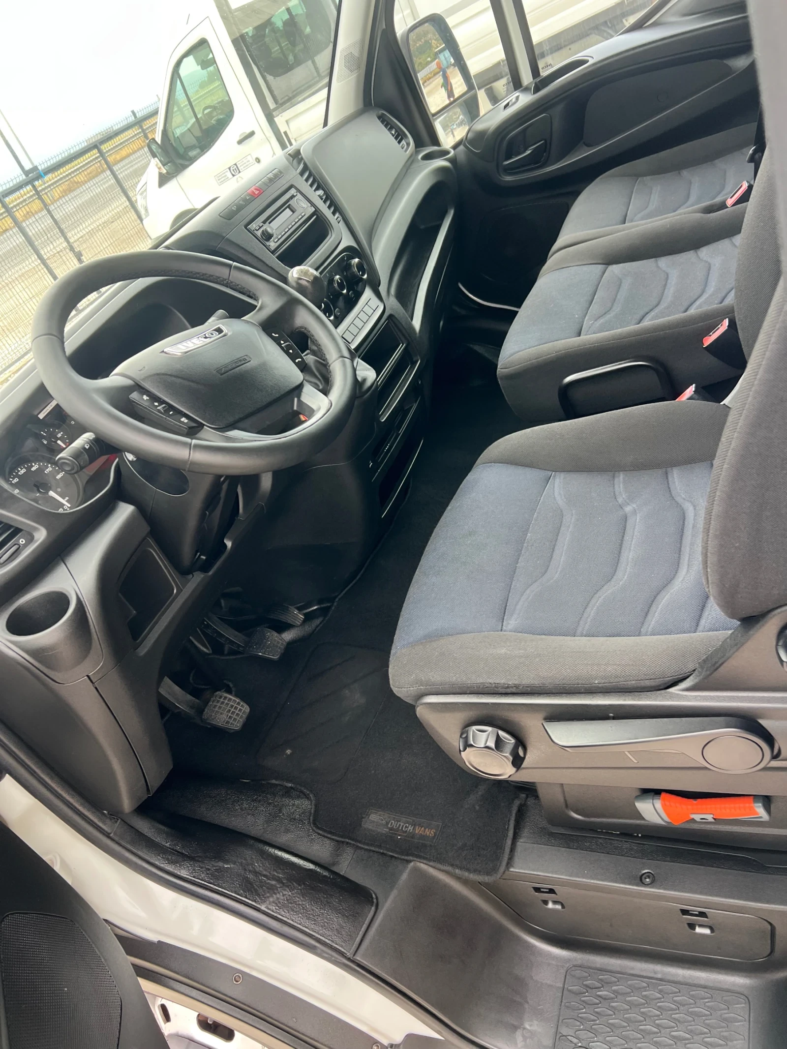 Iveco Daily 35-140 ПАДАЩ БОРД, снимка 16 - Бусове и автобуси - 55930317