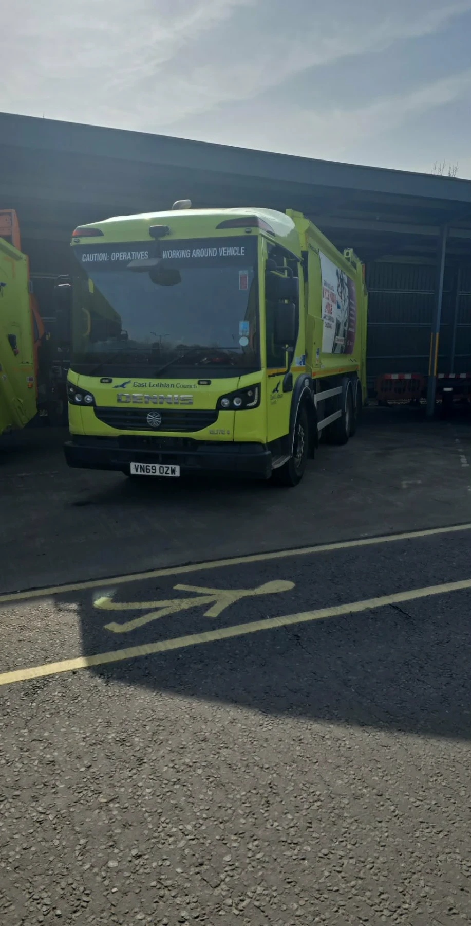 Dennis Elite 6