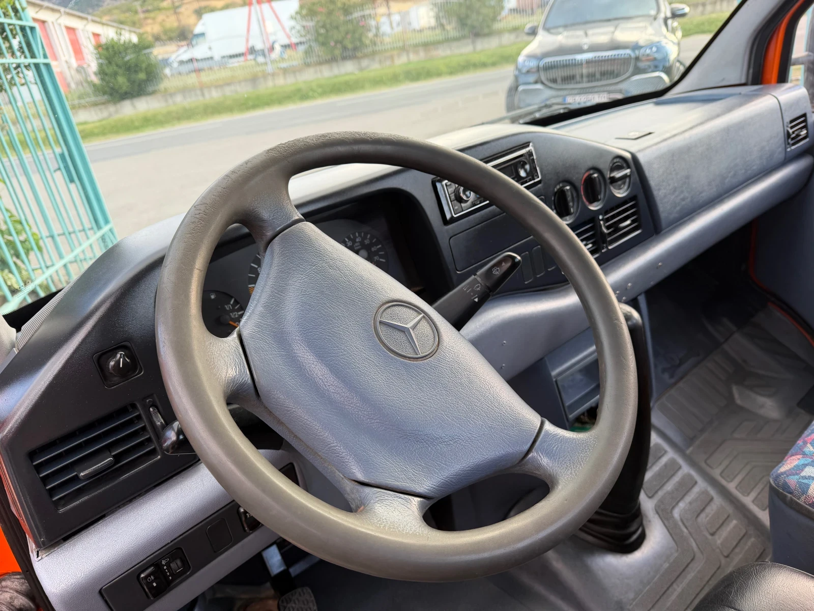 Mercedes-Benz 412 2.9TDI* Кран HIAB, снимка 5 - Камиони - 56188017