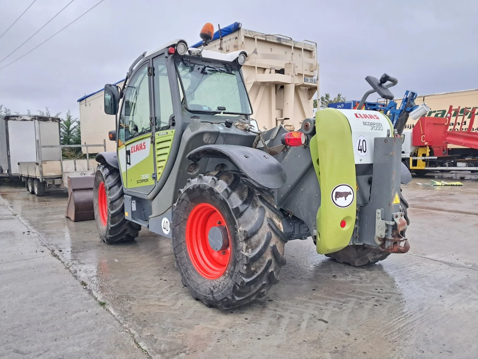 Телескопичен товарач Claas 7030, снимка 2 - Селскостопанска техника - 56736191