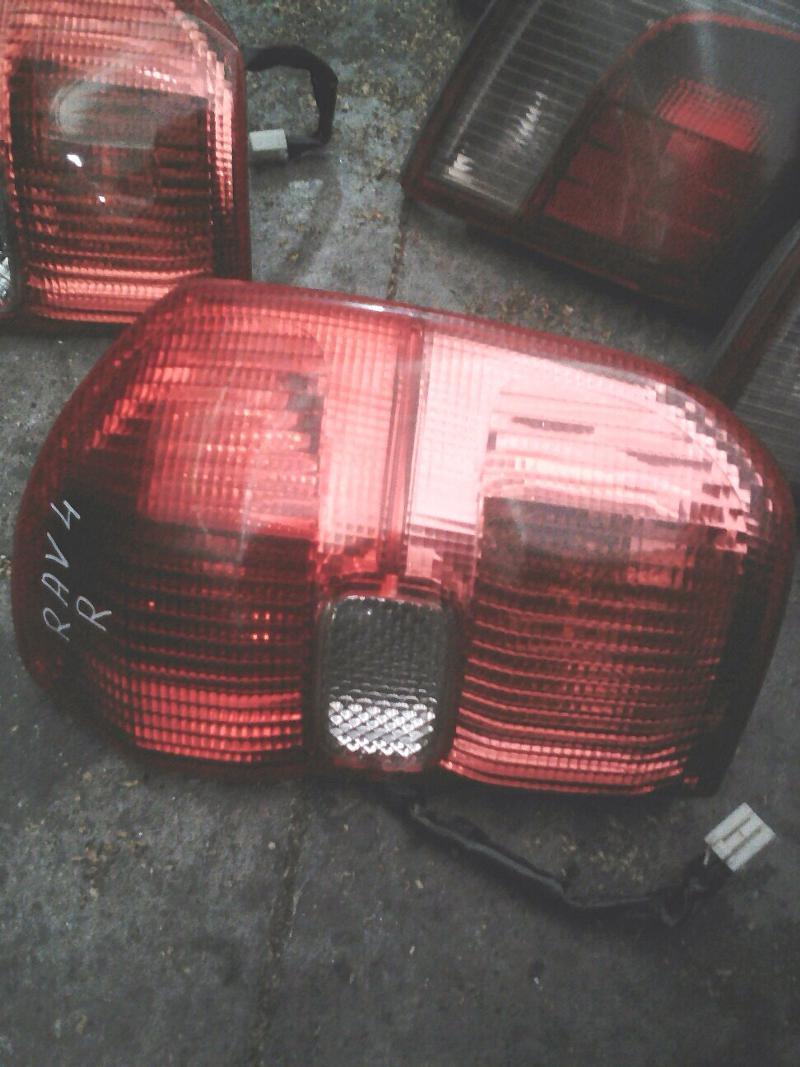 Светлини за Toyota Rav4, снимка 1 - Части - 17964636