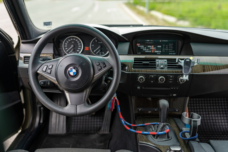 BMW 530 218 M-пакет, снимка 12 - Автомобили и джипове - 45812584