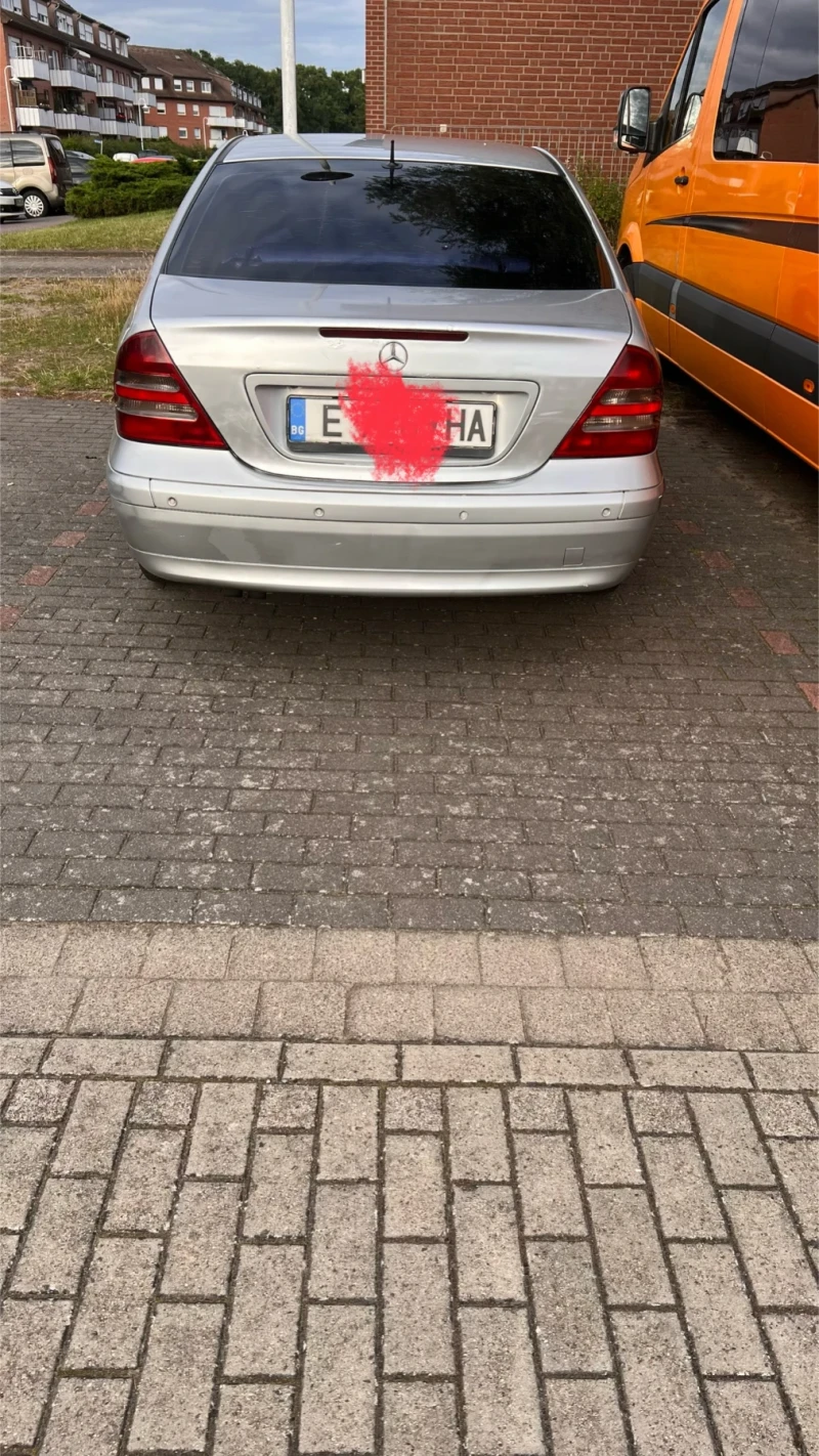 Mercedes-Benz C 220, снимка 2 - Автомобили и джипове - 47239372