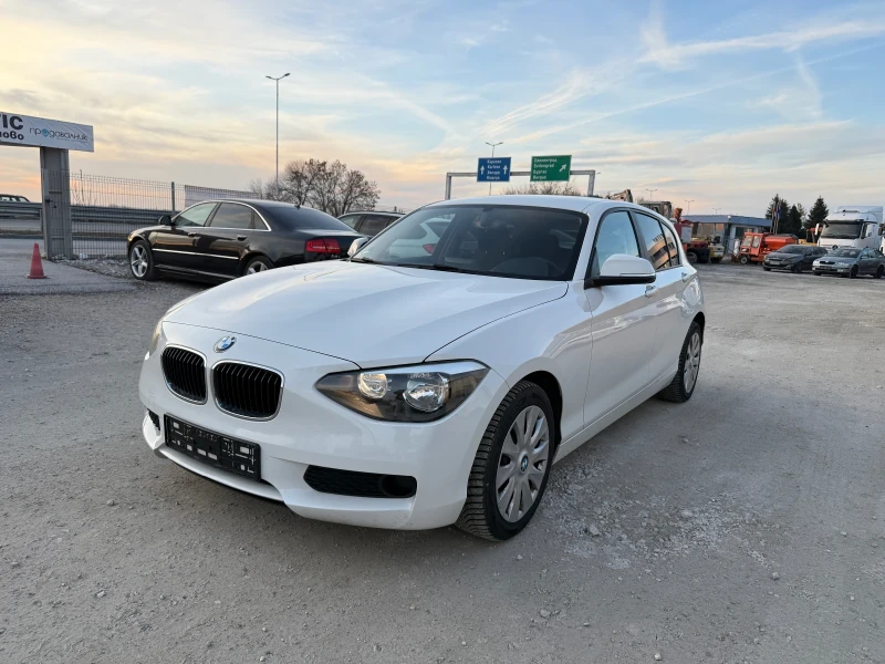 BMW 120 2.0i* FROZEN WHITE* ПЕРФЕКТНА* KEYLESS* НОВ ВНОС, снимка 3 - Автомобили и джипове - 49150089