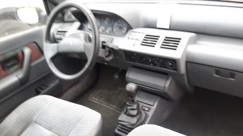 Renault Clio, снимка 11 - Автомобили и джипове - 52557449