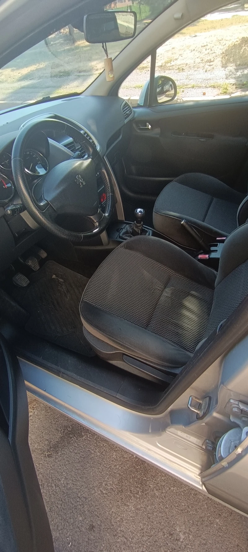 Peugeot 207, снимка 13 - Автомобили и джипове - 51757309