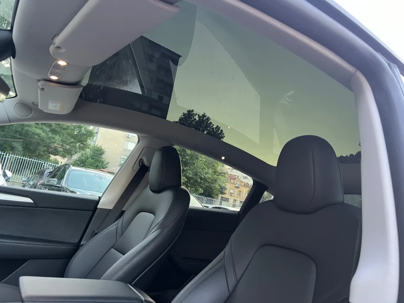 Tesla Model Y Швейцария 33000км, снимка 10 - Автомобили и джипове - 51860094