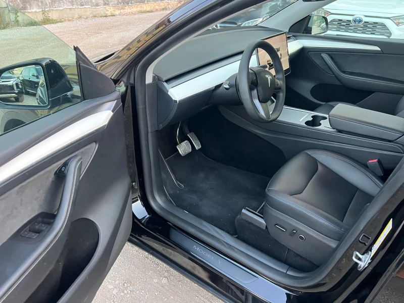 Tesla Model Y Швейцария 33000км, снимка 8 - Автомобили и джипове - 51860094