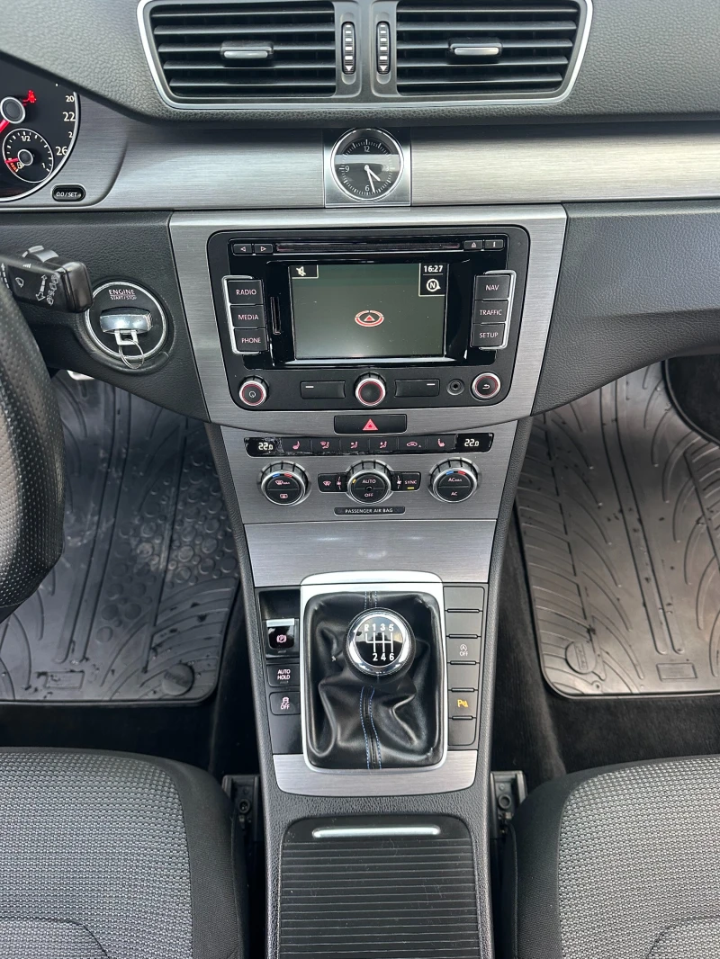 VW Passat 1.6TDI 105kc EVRO5 R-LINE, снимка 13 - Автомобили и джипове - 52393305