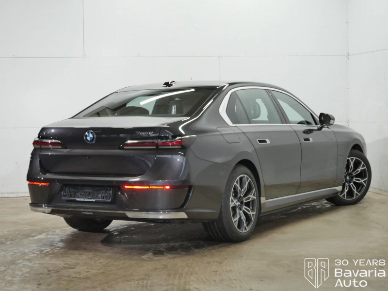 BMW 750 e xDrive Sportautomatic, снимка 3 - Автомобили и джипове - 52727866