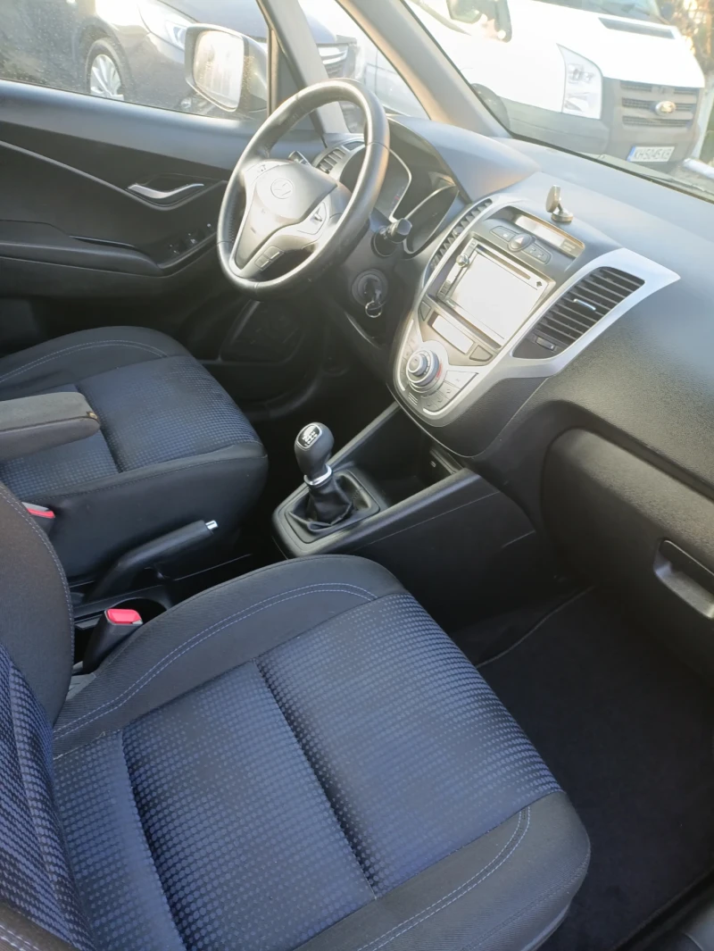 Hyundai Ix20 1.4tdi Euro 5, снимка 9 - Автомобили и джипове - 52886037