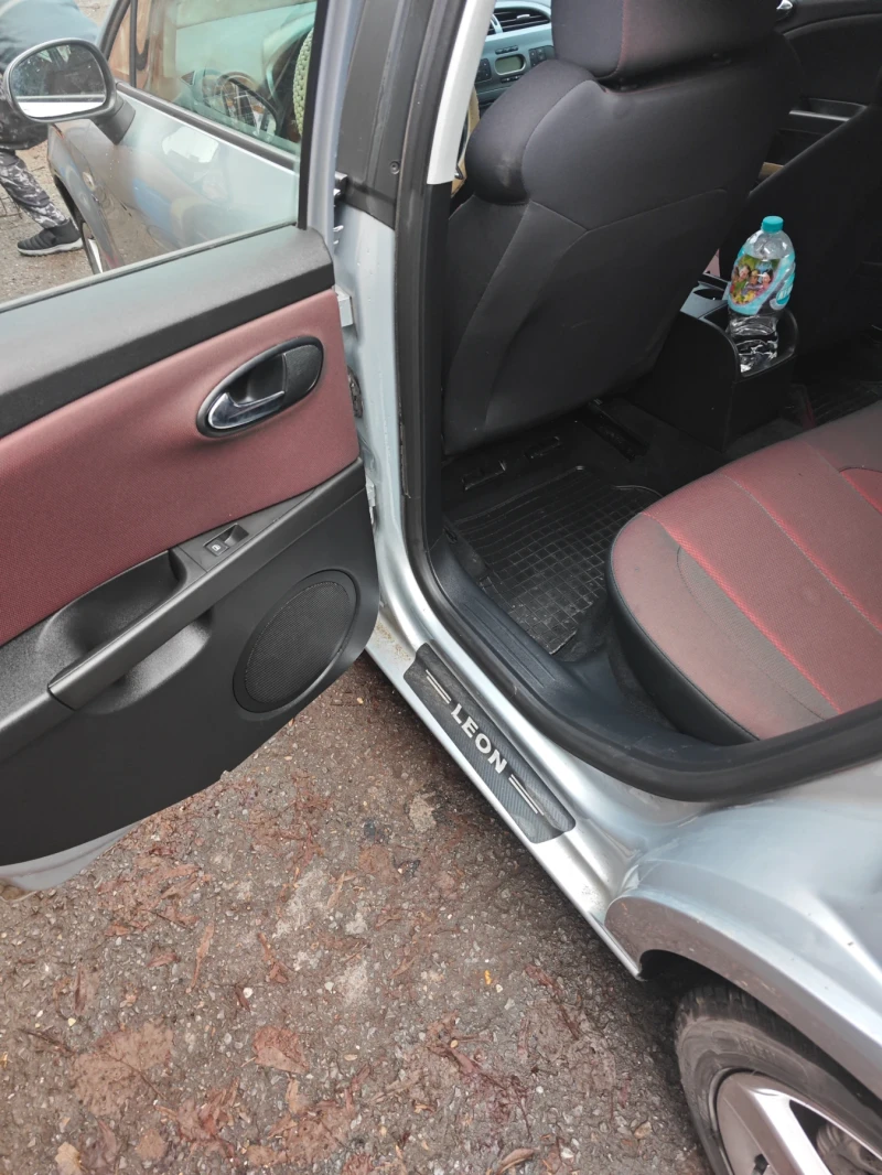 Seat Leon, снимка 10 - Автомобили и джипове - 53295027