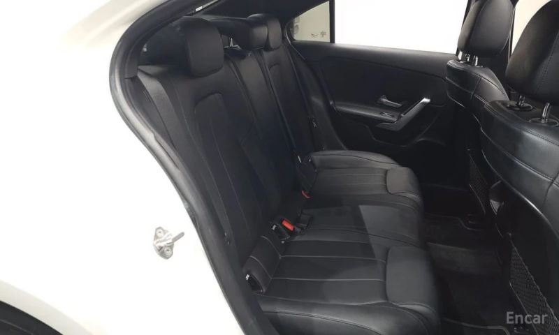 Mercedes-Benz A 220, снимка 12 - Автомобили и джипове - 53354704