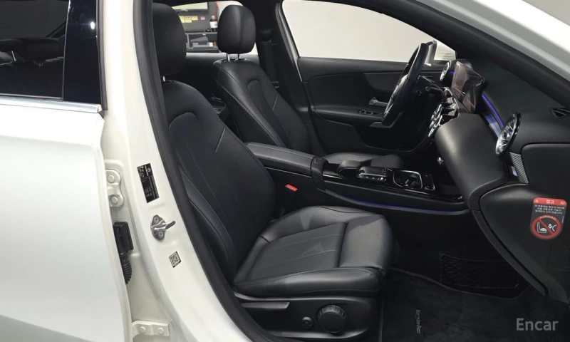 Mercedes-Benz A 220, снимка 10 - Автомобили и джипове - 53354704