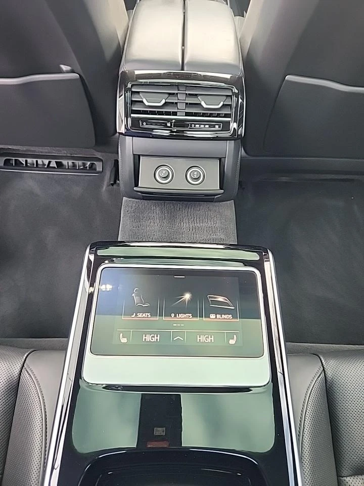 Audi A8 L* Обдухване* Масажи* 22* B&O* Soft* Valcona* 360*, снимка 14 - Автомобили и джипове - 53525822