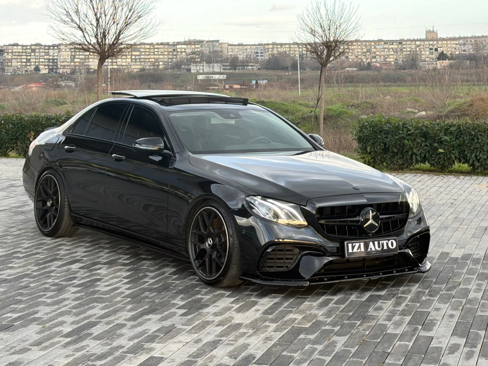 Mercedes-Benz E 350 D/63 AMG PACK/PANORAMA/BURMESTER/360/LIZING, снимка 1
