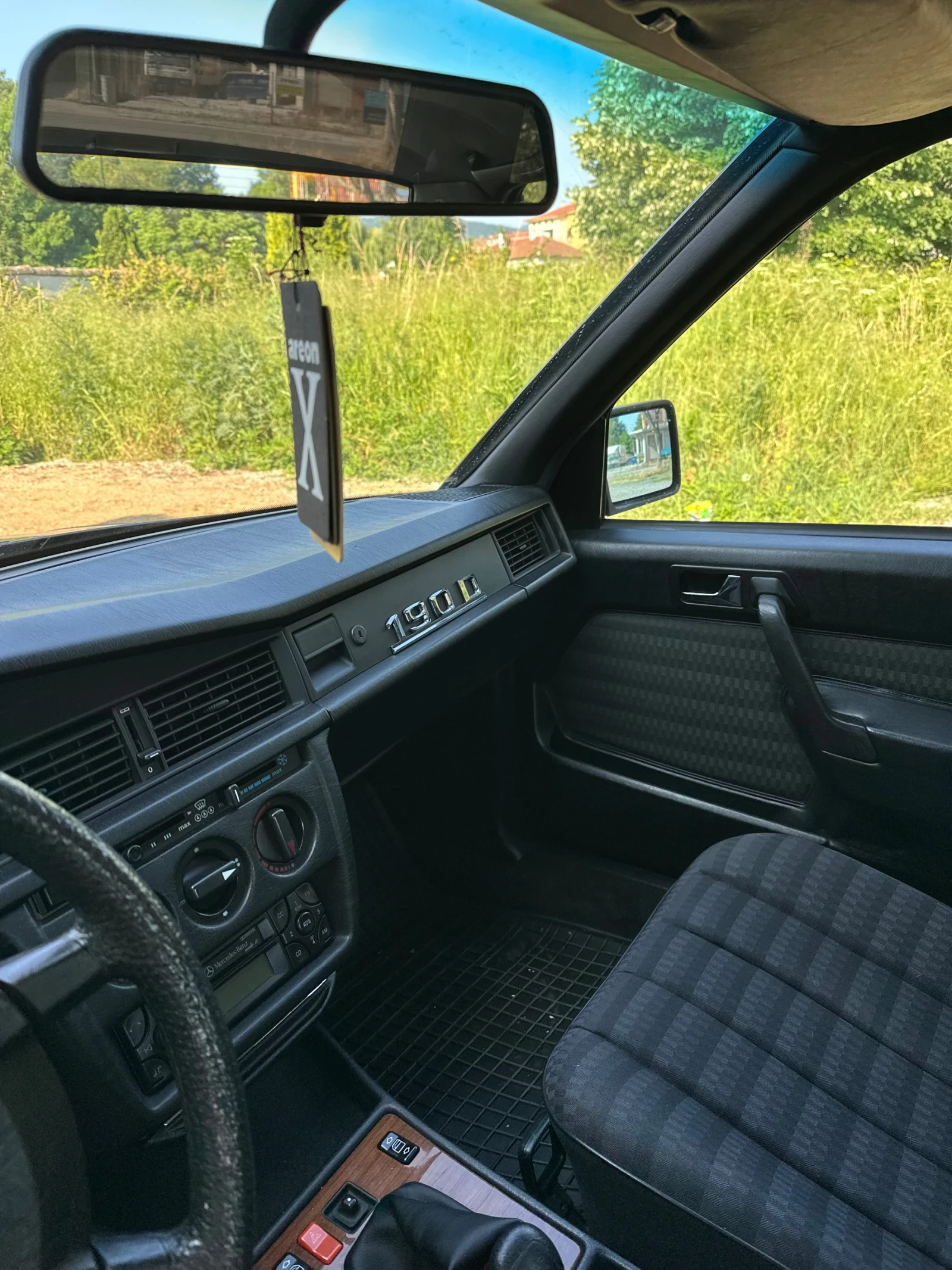 Mercedes-Benz 190  - изображение 10