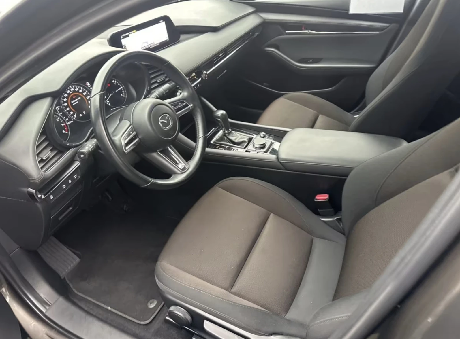 Mazda 3 2.5 SkyActiveG 20000 km - изображение 7