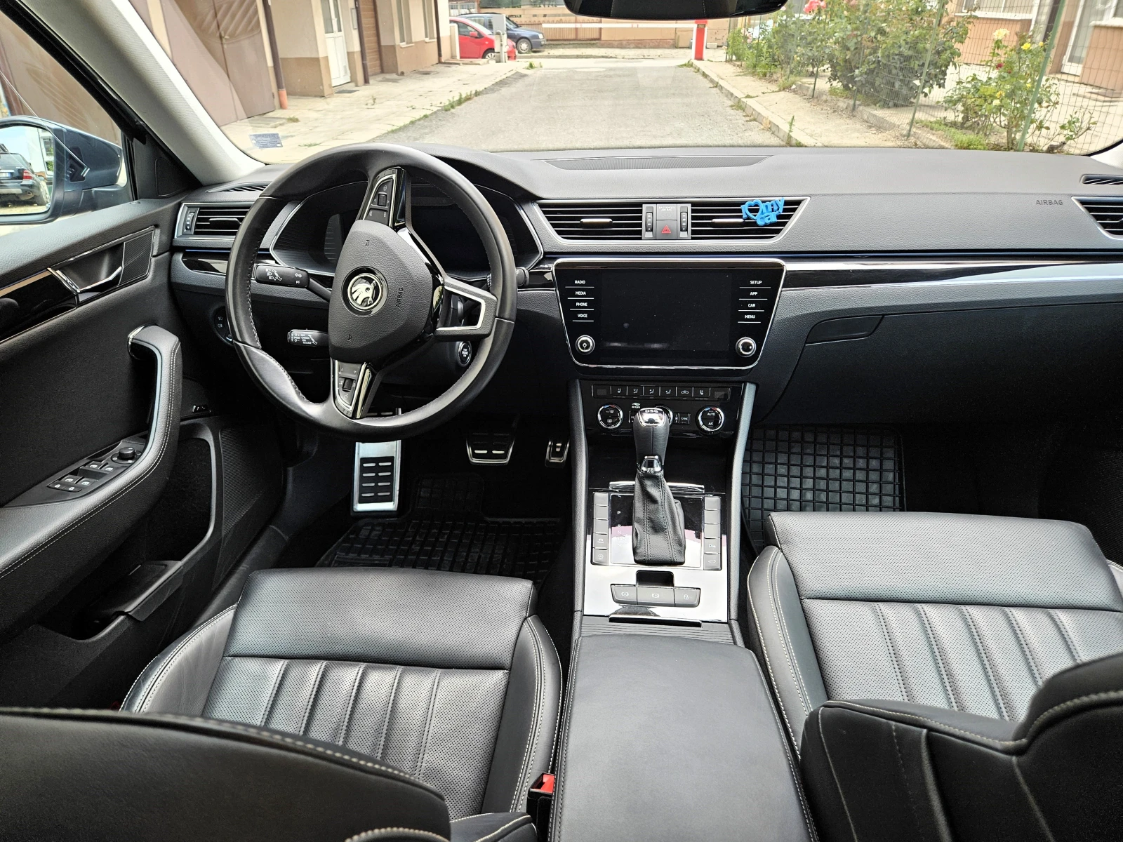 Skoda Superb 3, Facelift, 2.0 TDI, DSG, L&K, DCC, Keyless | Mobile.bg � ����������� 11
