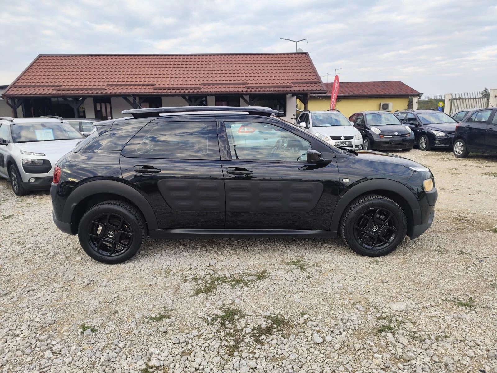 Citroen C4 Cactus 1.6 дизел Автомат - изображение 4