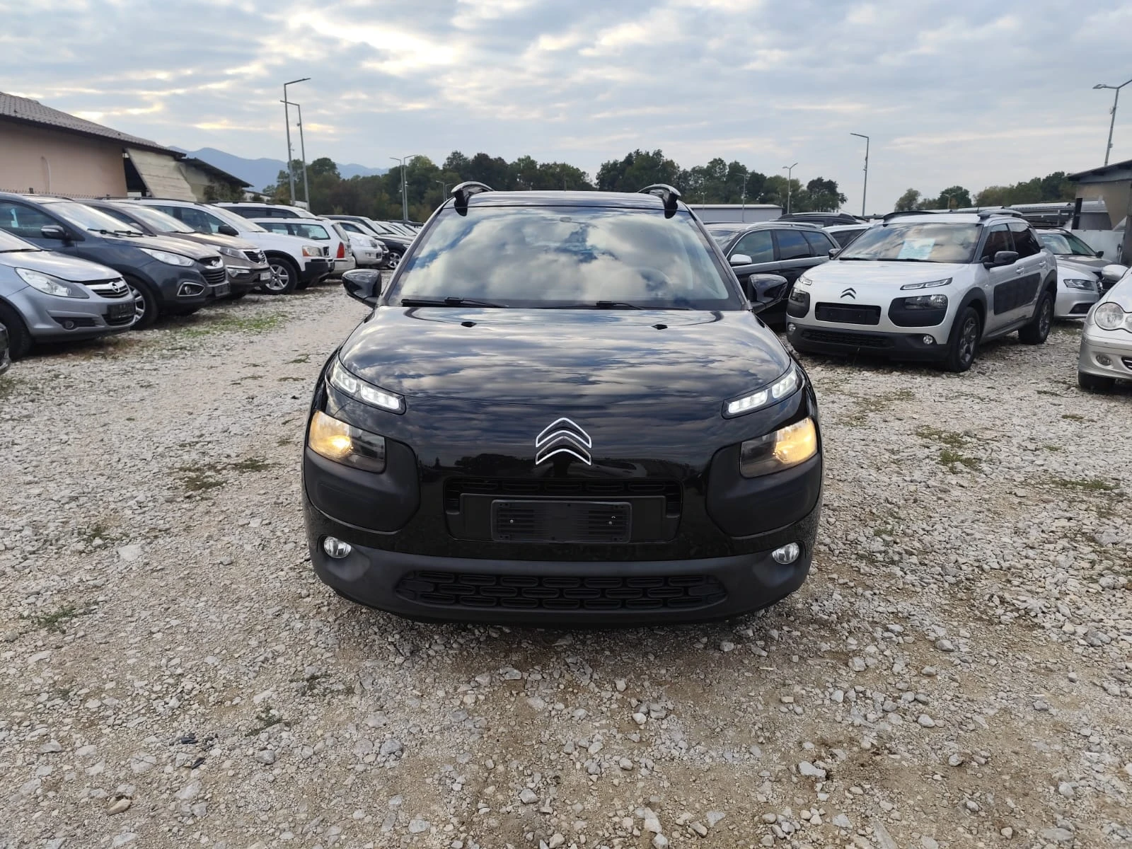 Citroen C4 Cactus 1.6 дизел Автомат - изображение 2