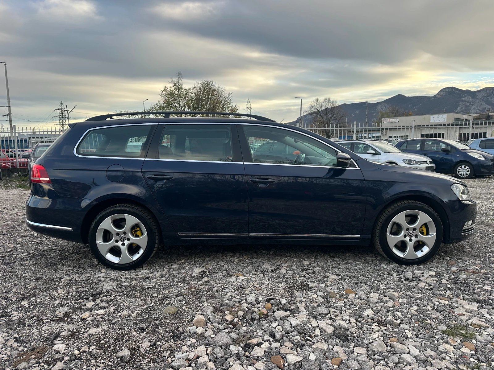 VW Passat 1.6TDI 105kc EVRO5 R-LINE - изображение 2