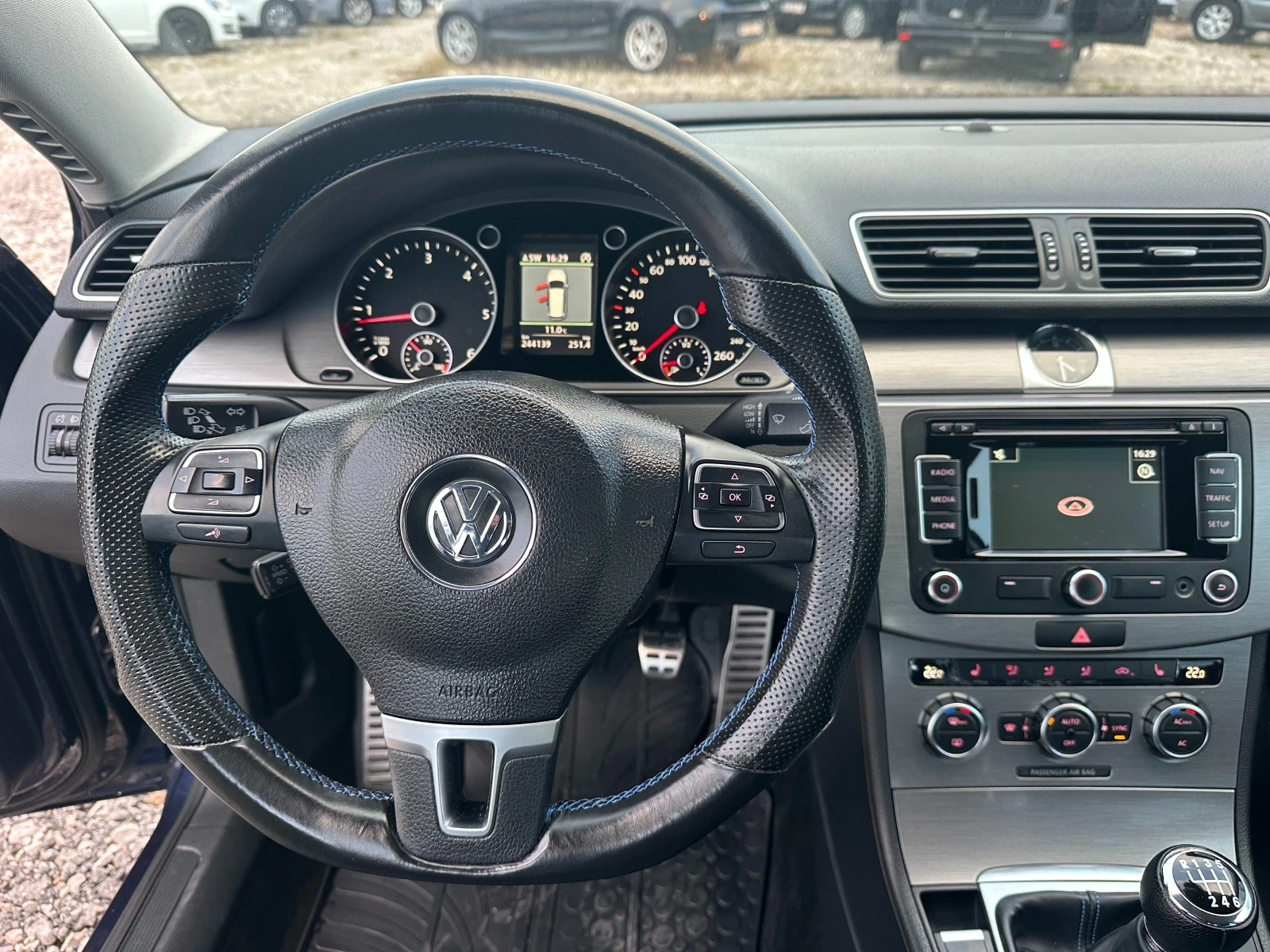 VW Passat 1.6TDI 105kc EVRO5 R-LINE - изображение 10