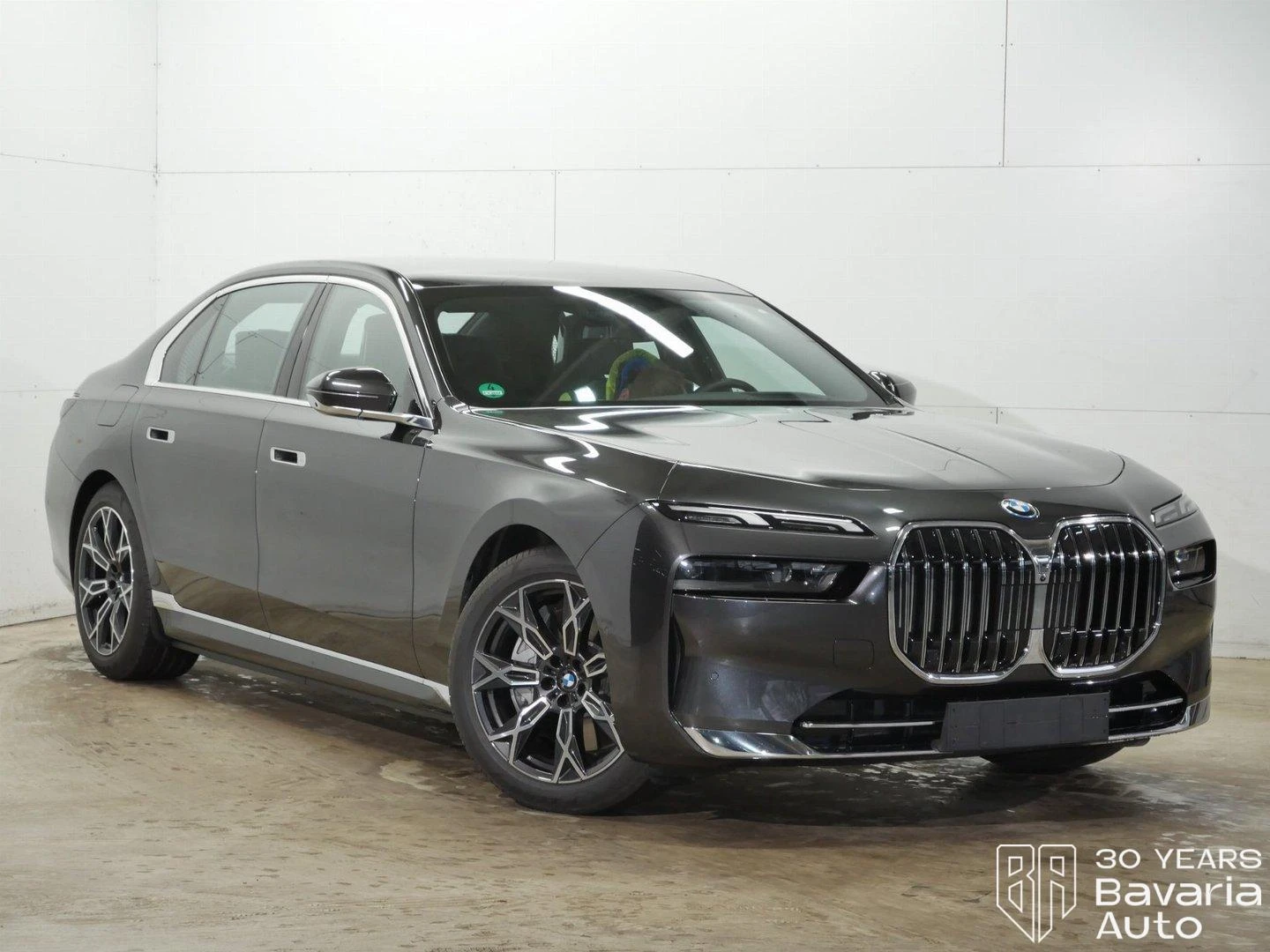 BMW 750 e xDrive Sportautomatic - изображение 4