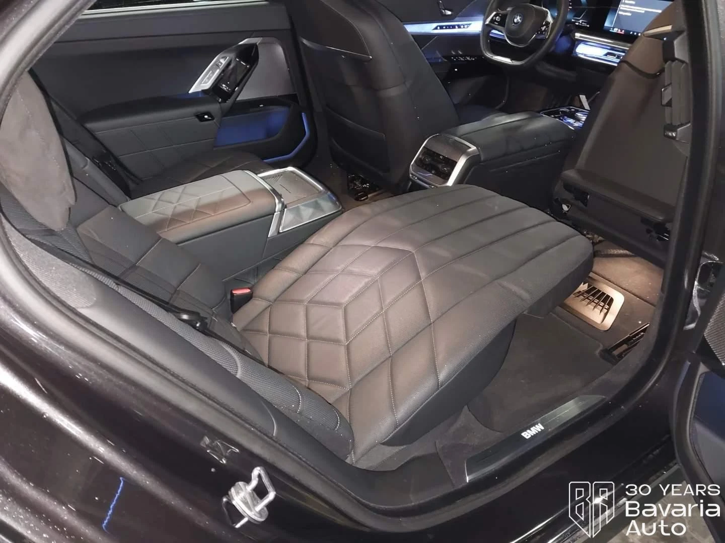 BMW 750 e xDrive Sportautomatic - изображение 9