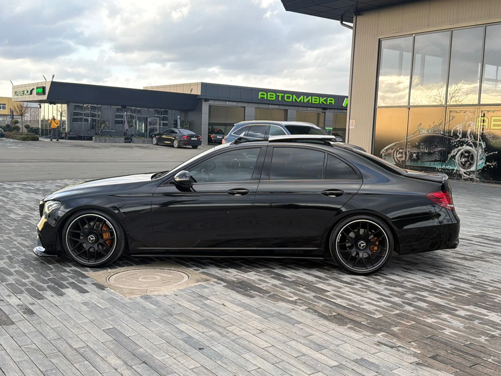 Mercedes-Benz E 350 D/63 AMG PACK/PANORAMA/BURMESTER/360/LIZING - изображение 7