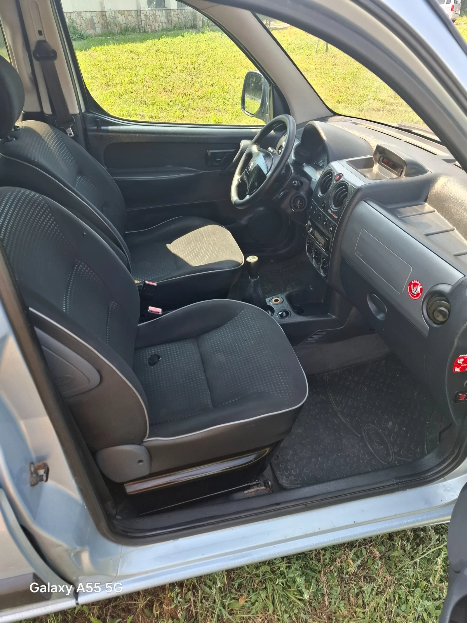 Peugeot Partner 1.6HDI, снимка 5 - Автомобили и джипове - 55123324