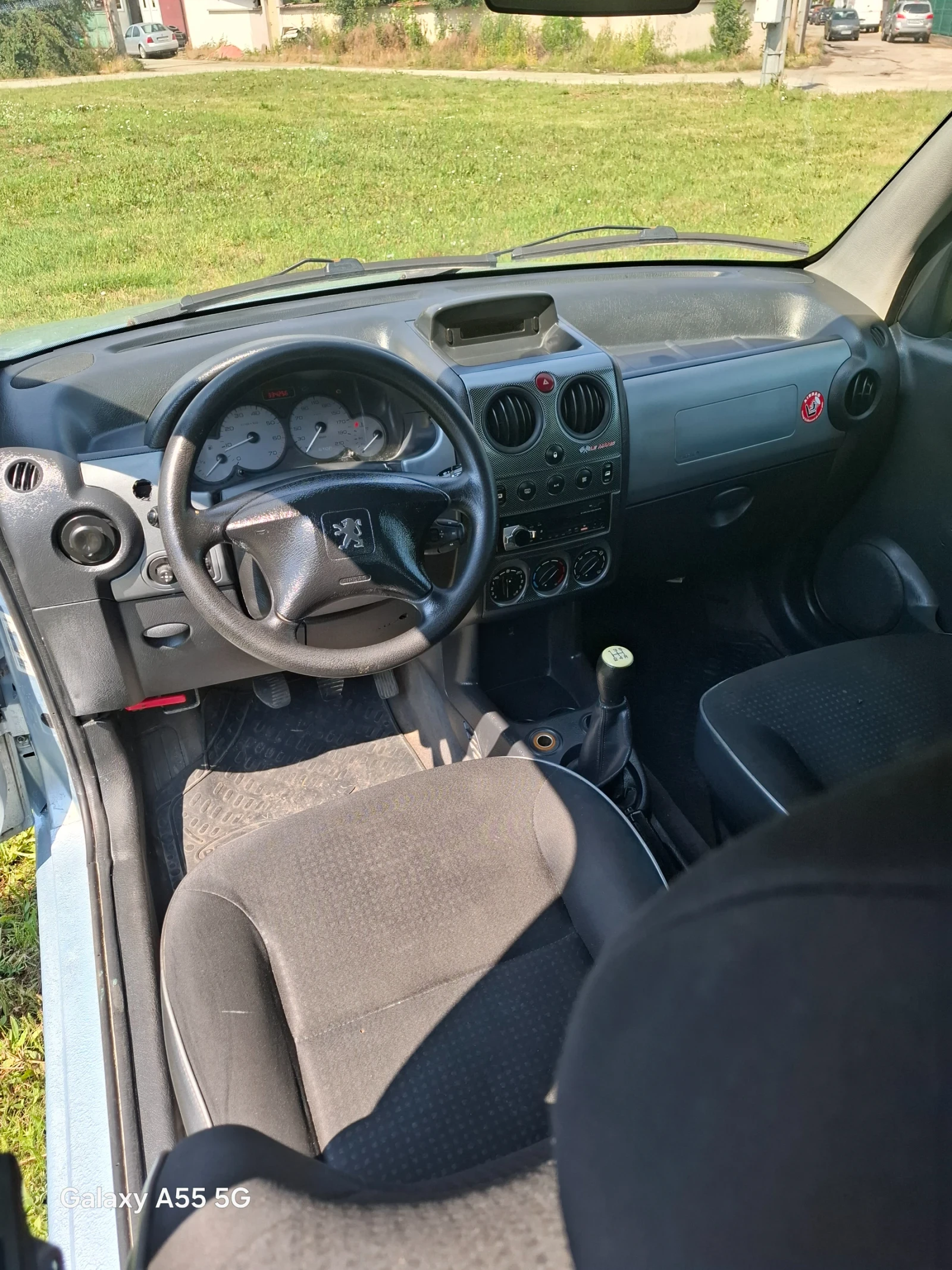 Peugeot Partner 1.6HDI, снимка 11 - Автомобили и джипове - 55123324