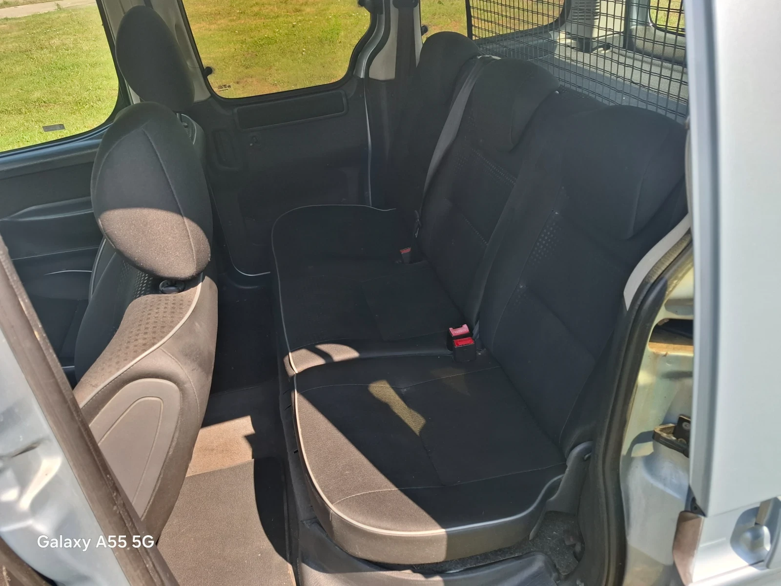 Peugeot Partner 1.6HDI, снимка 14 - Автомобили и джипове - 55123324