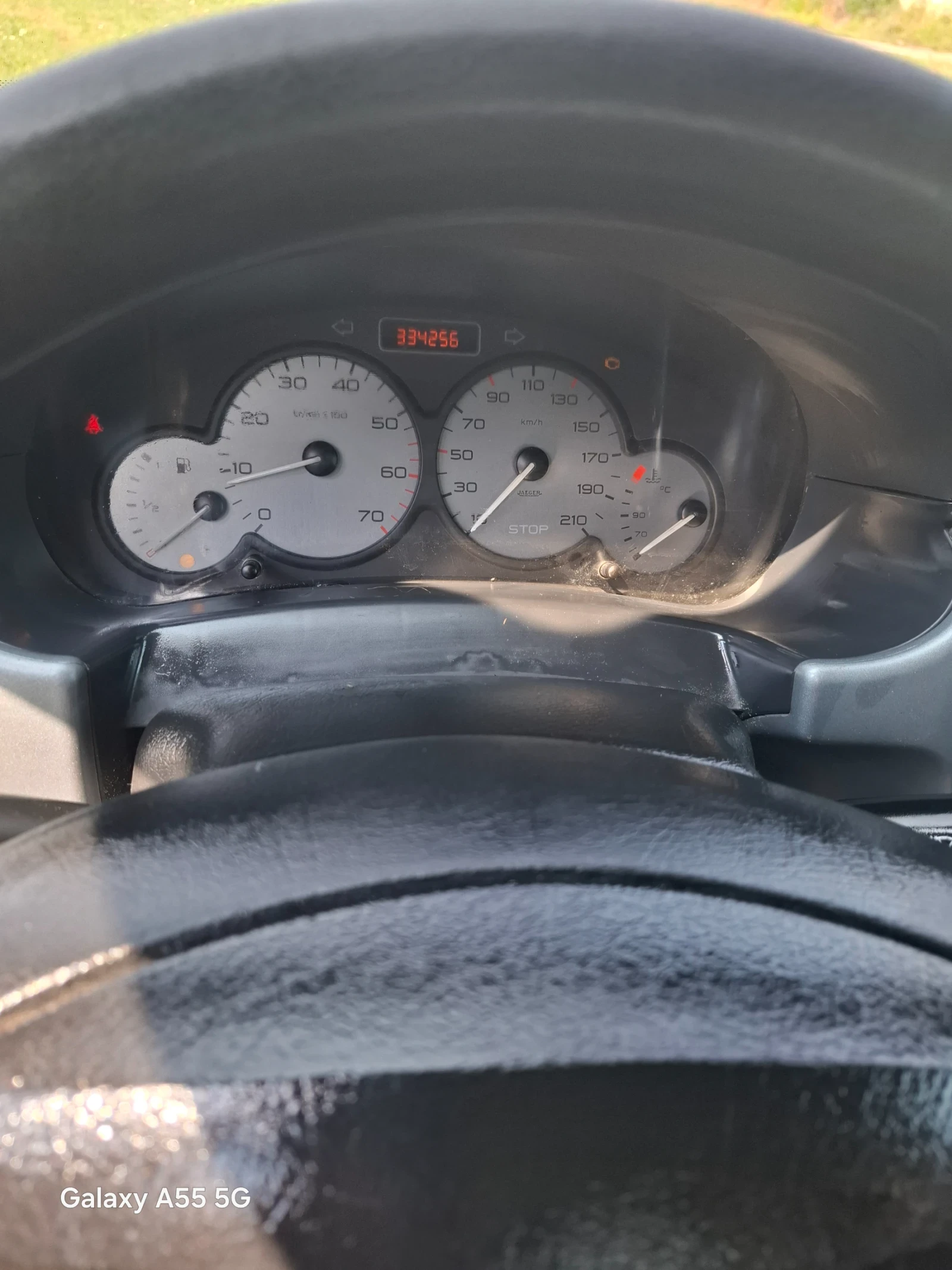 Peugeot Partner 1.6HDI, снимка 12 - Автомобили и джипове - 55123324