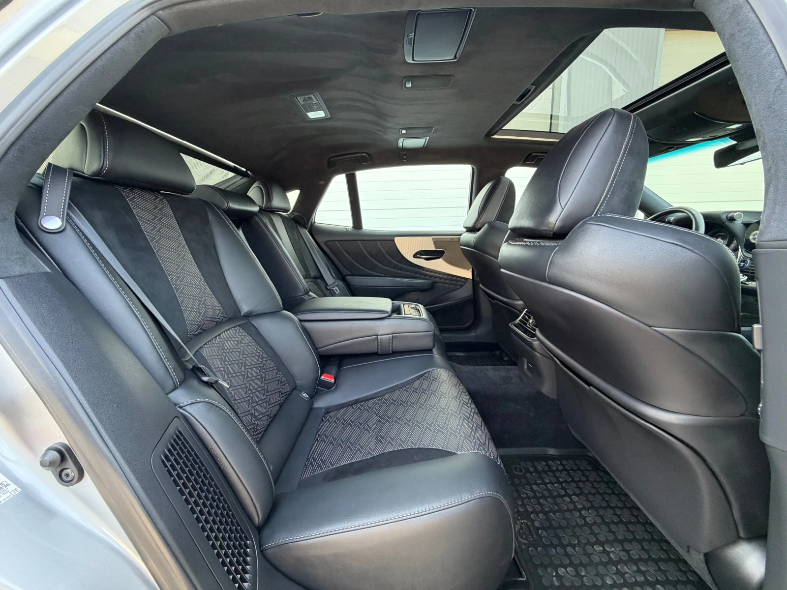 Lexus LS 500 H/Facelift/F Sport/360Camera/Full/EU/С гаранция , снимка 13 - Автомобили и джипове - 53770232