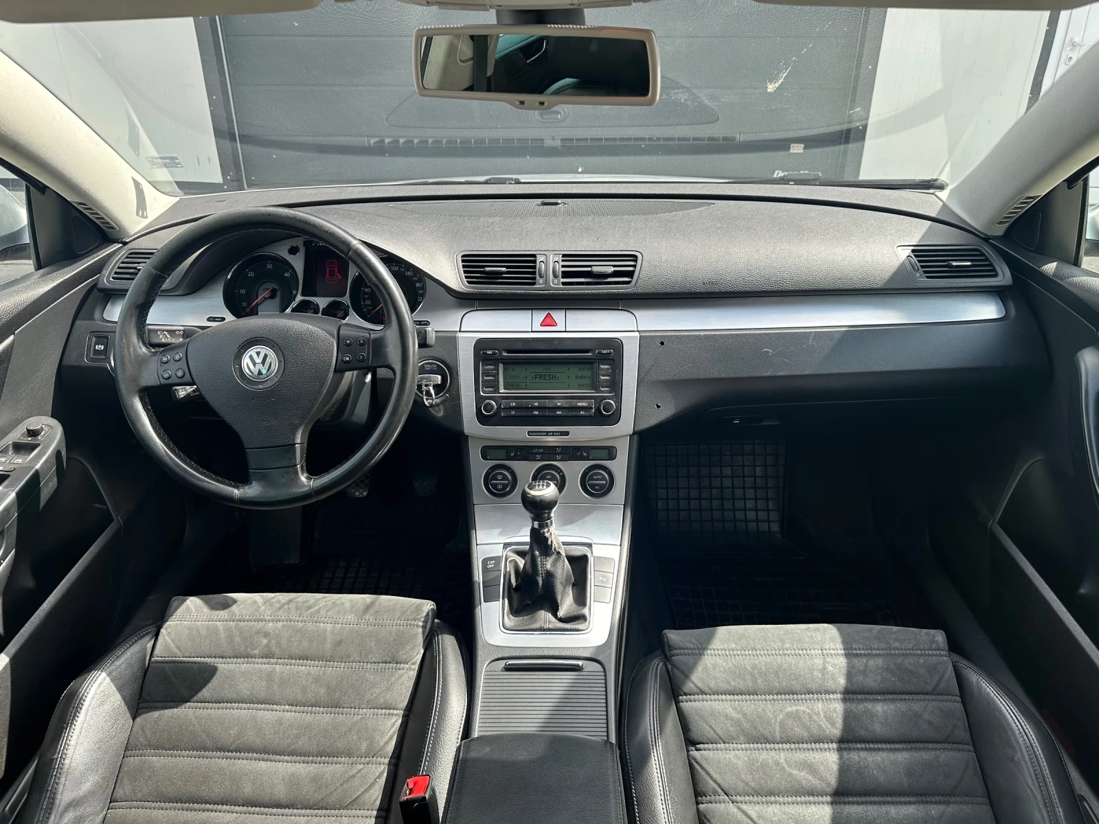 VW Passat 2.0 TDI 8V (140hp) 4MOTION, снимка 9 - Автомобили и джипове - 53937273