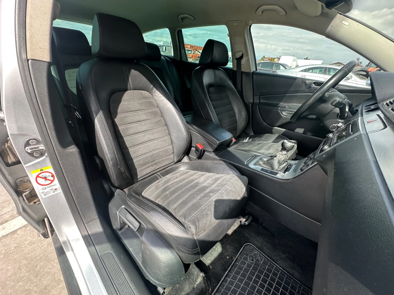 VW Passat 2.0 TDI 8V (140hp) 4MOTION, снимка 10 - Автомобили и джипове - 53937273