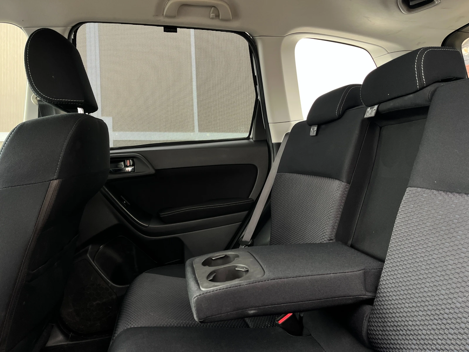 Subaru Forester 2.0i - 6 скорости, снимка 10 - Автомобили и джипове - 54059988