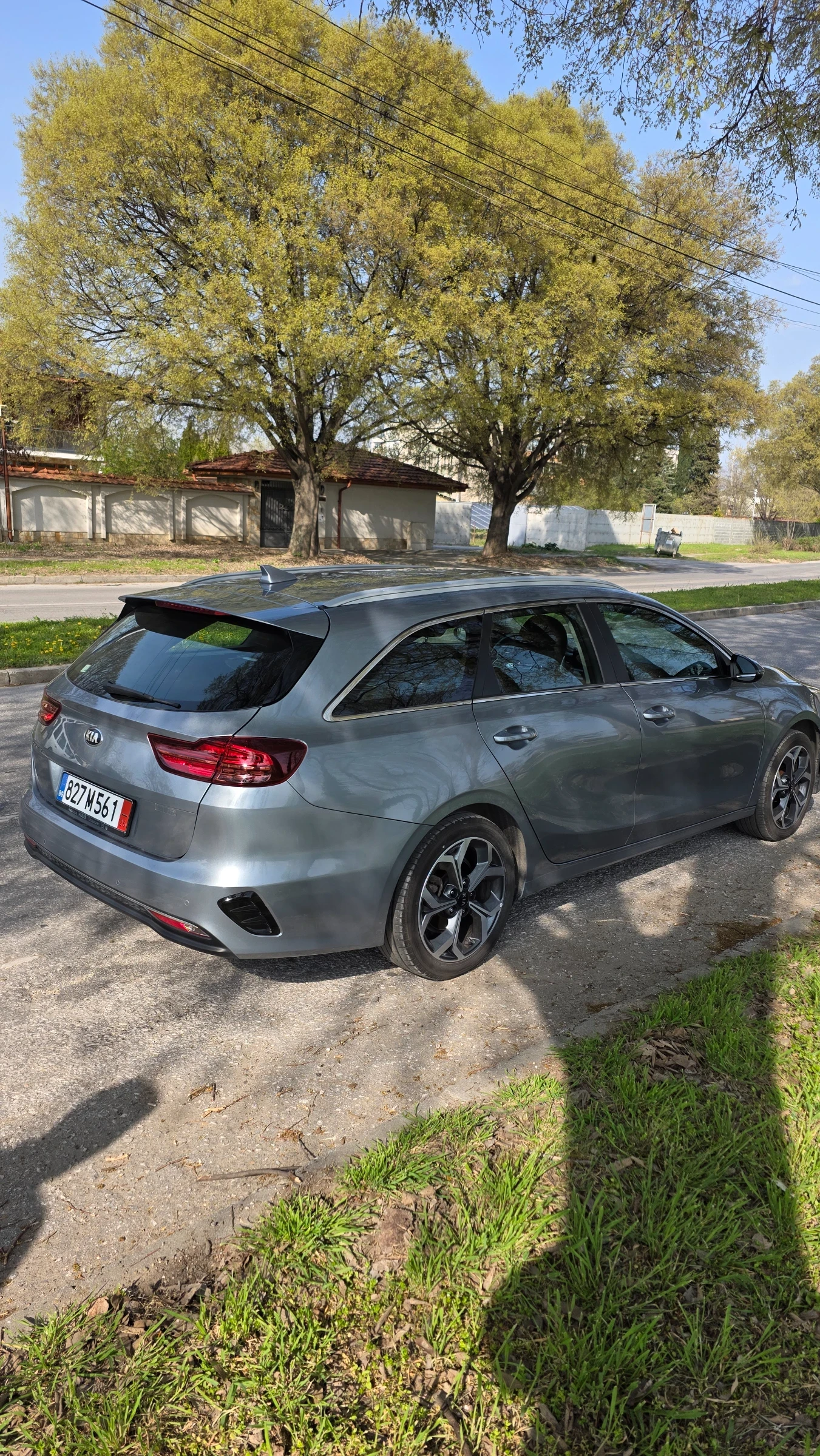 Kia Ceed 1.4MPI 100кс ЗаводскаГаз.Перфектна!!!, снимка 5 - Автомобили и джипове - 54195156